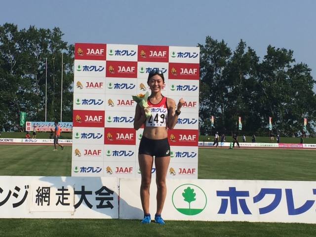 網走大会10000m競歩で女子20km競歩代表の岡田久美子選手（ビッグカメラ）が優勝！